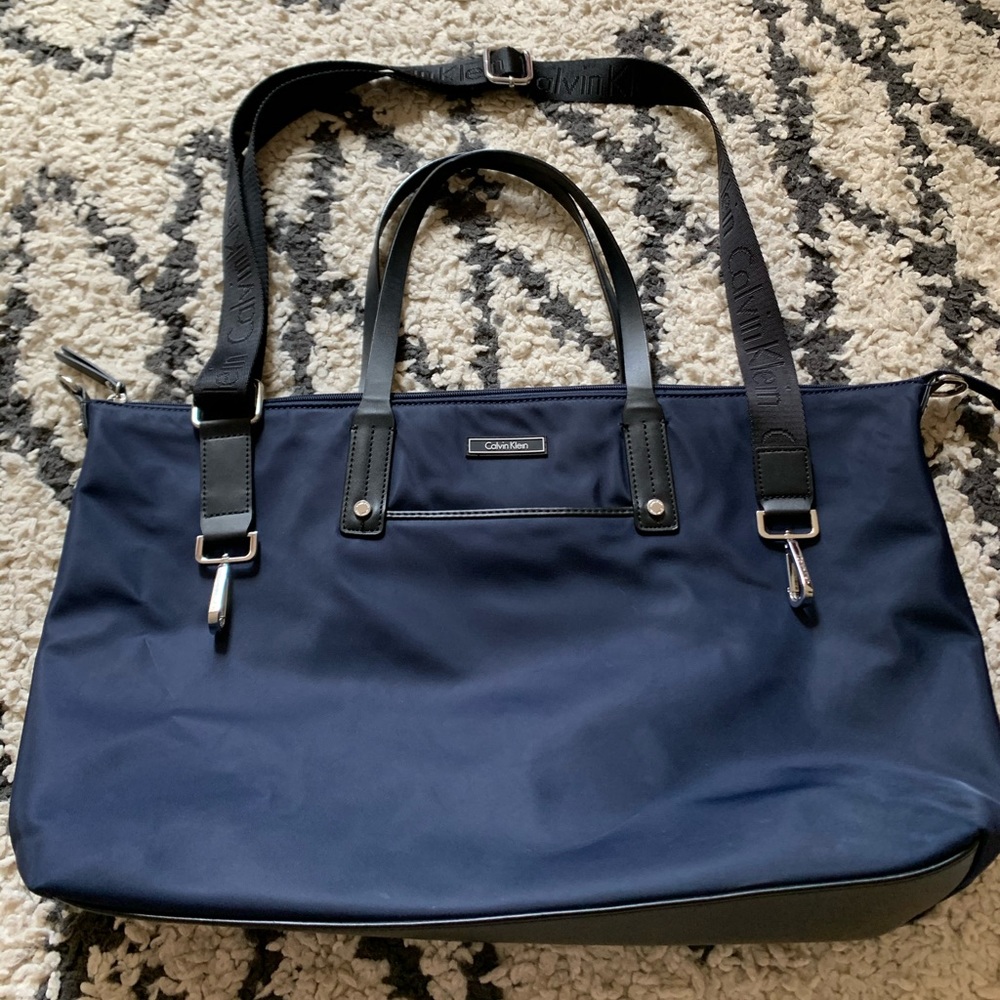 Nylon tote in extent condition!